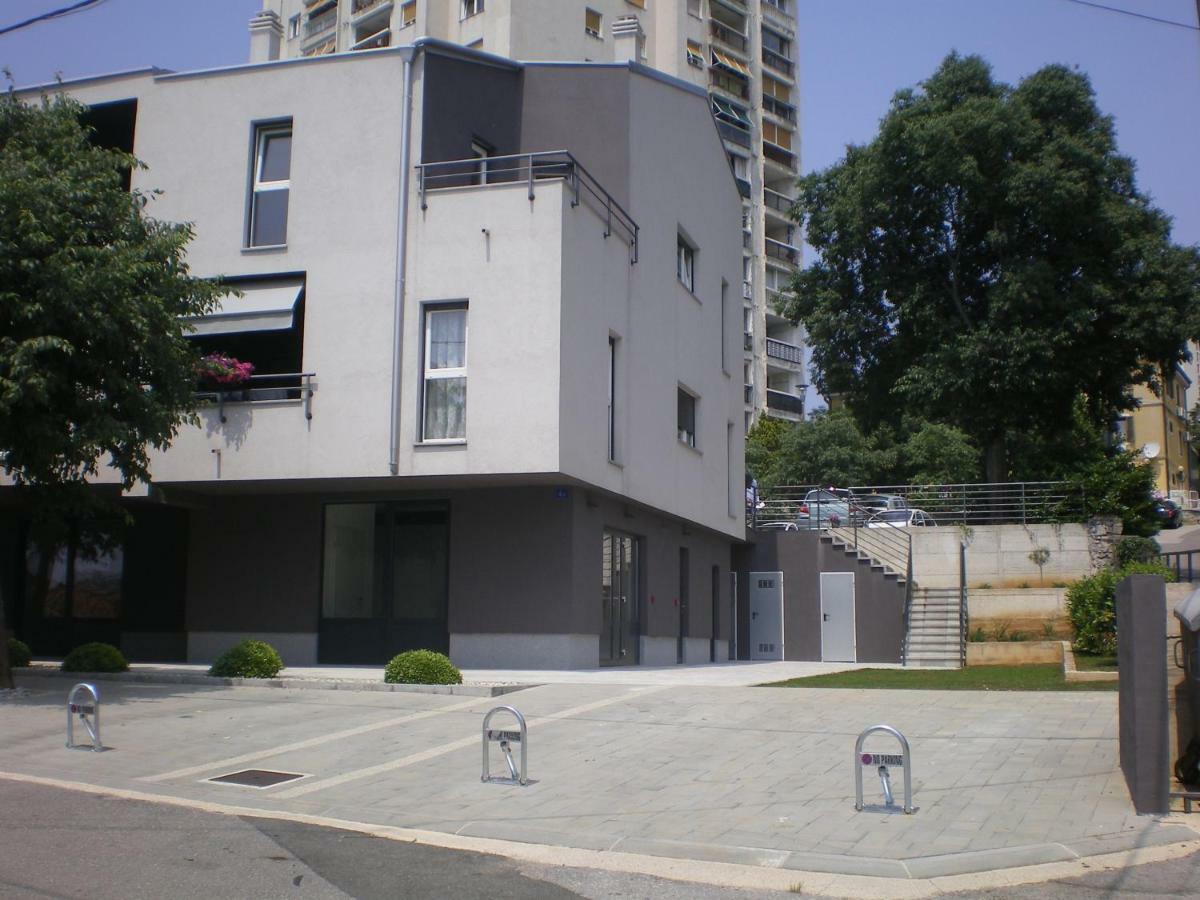 Apartment Jasmina Rijeka Exteriör bild